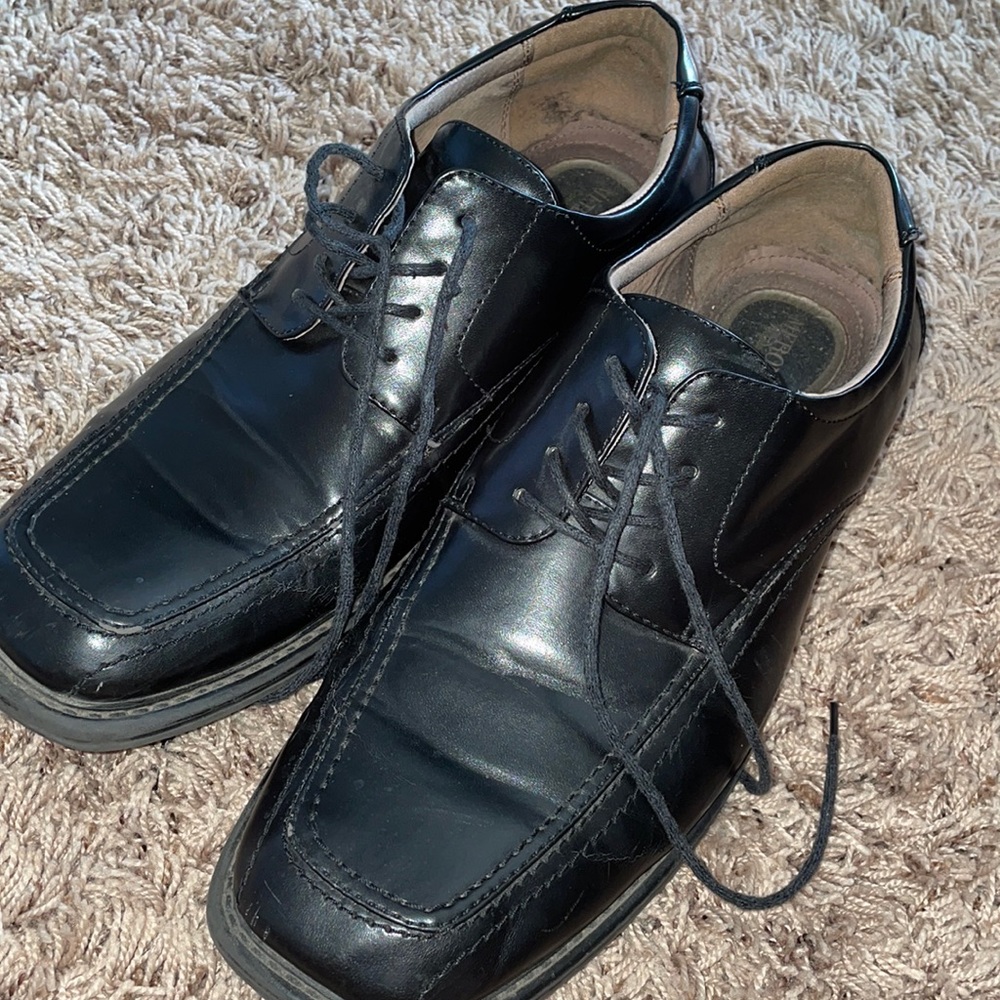 Dress shoes